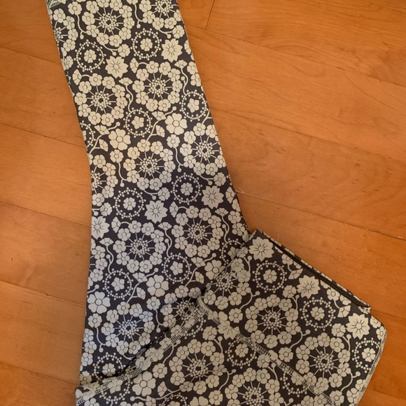 Lululemon Leggings - Picture 4 of 4